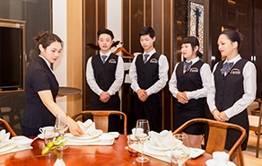 餐飲酒店管理 從專業(yè)學(xué)習(xí)到卓越運(yùn)營的實(shí)戰(zhàn)指南